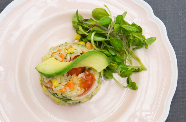 Arroz frío con aguacate