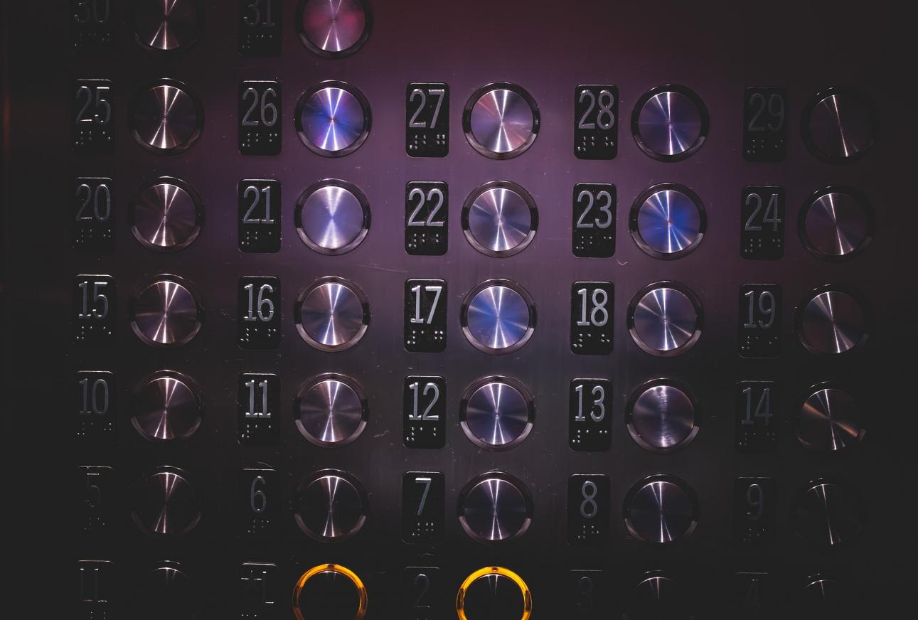 elevator-926058_1920 asdf
